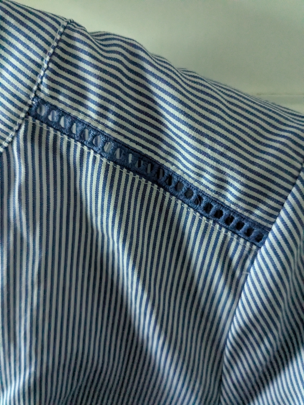 Beautiful Liz Claiborne Striped Flutter Sleeve Button Down Top Cotton Small - Picture 8 of 8